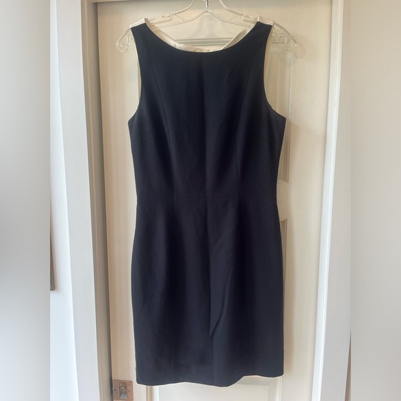 Black and white classic-style dress - Picture 1 of 3